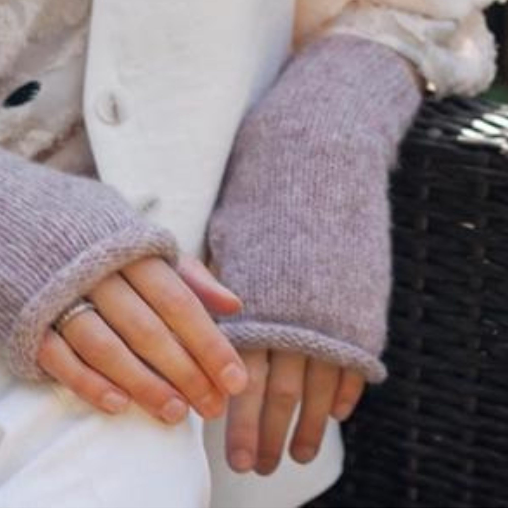 Essential Alpaca Gloves