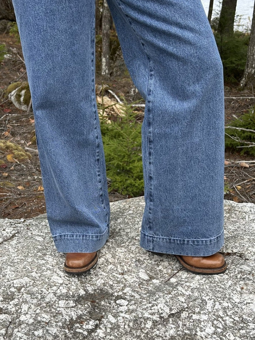 Emelia Mid-Rise Wide Leg Trouser